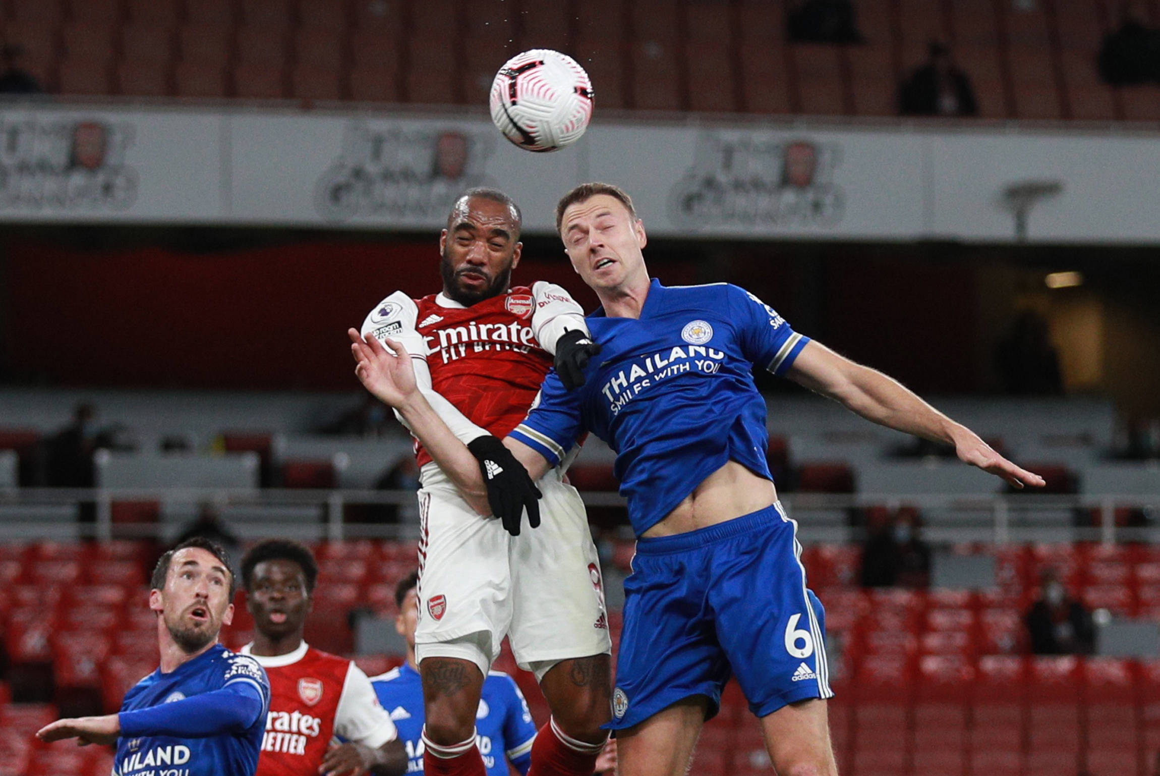 队达成交易 队达成交易