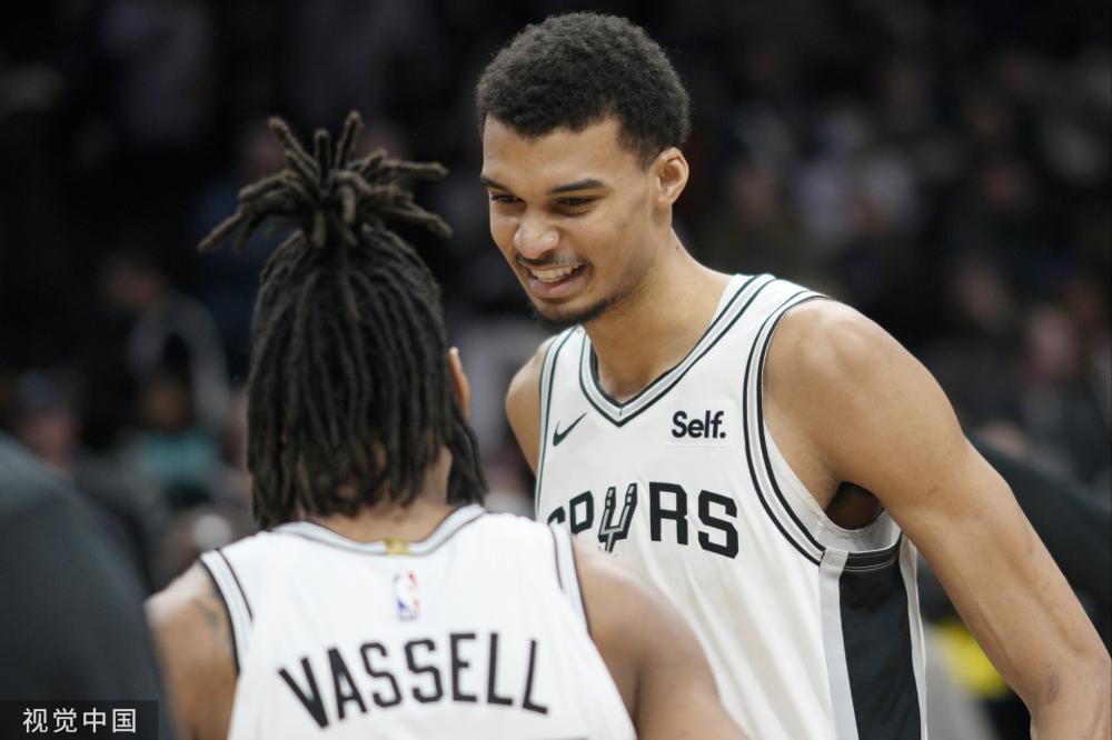 递给年轻一 递给年轻一